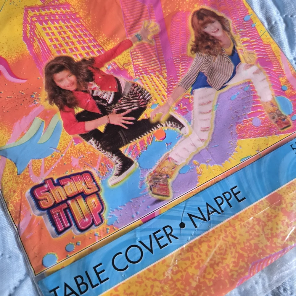 Hallmark Shake It Up Table Cover